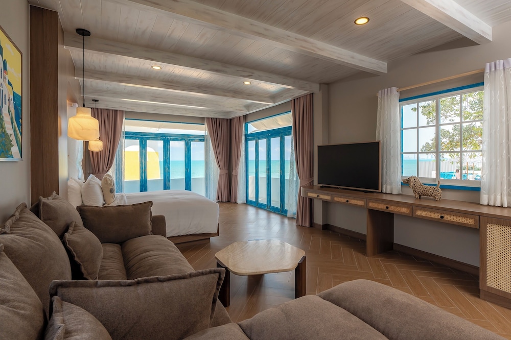 Beach/ocean view