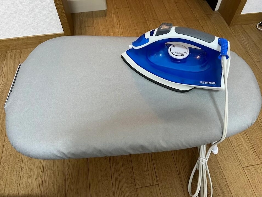 Iron/ironing board