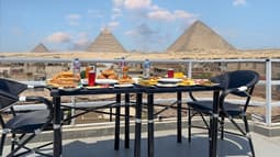 kings pyramids view inn