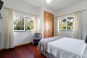 thumbnail: Interior detail
