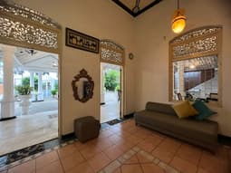 Beverly Villa