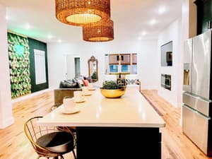 thumbnail: In-room dining
