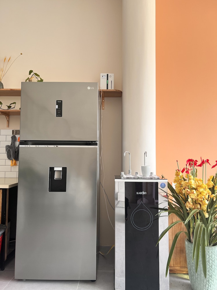 Mini-refrigerator