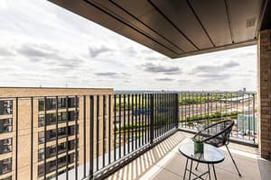 Chic and Sleek Sky-high Apartment
