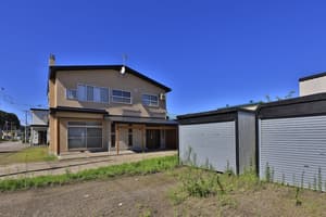 thumbnail: Exterior