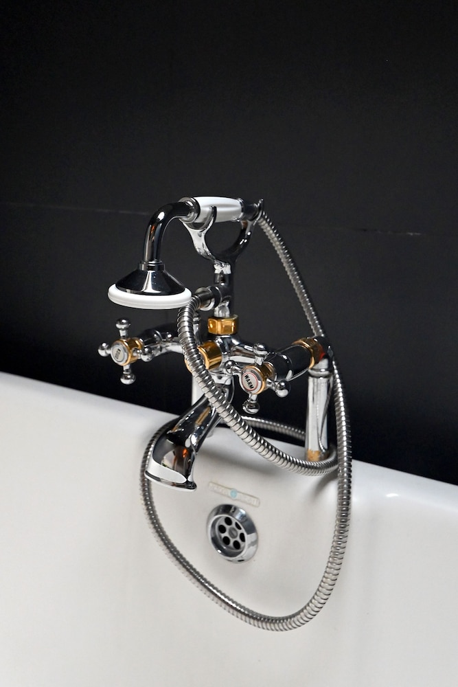 Hand-held showerhead