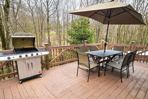 thumbnail: Outdoor dining