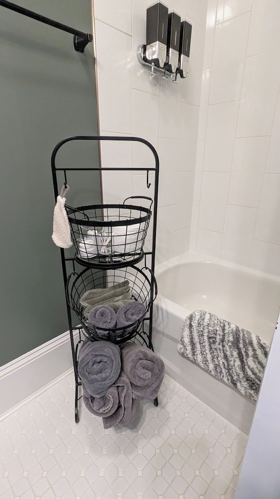 Bathroom amenities