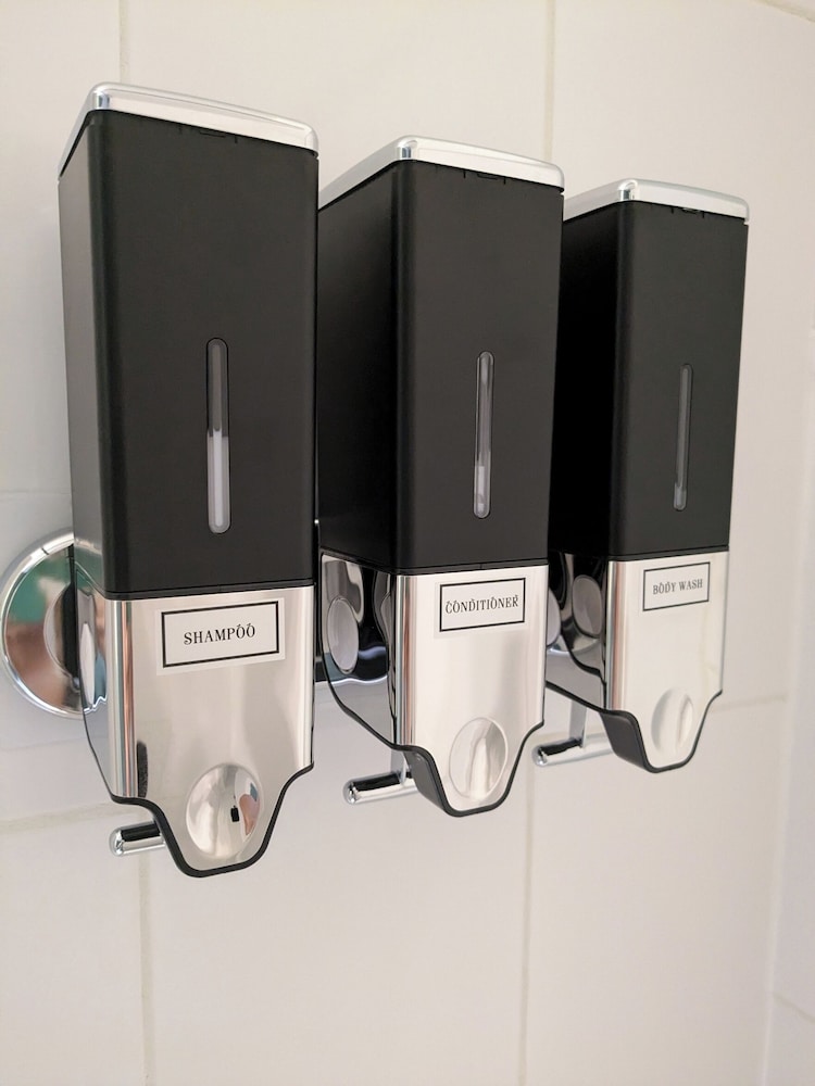 Bathroom amenities
