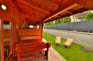 thumbnail: Outdoor dining
