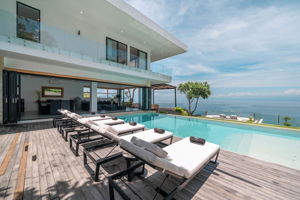 Beach/ocean view