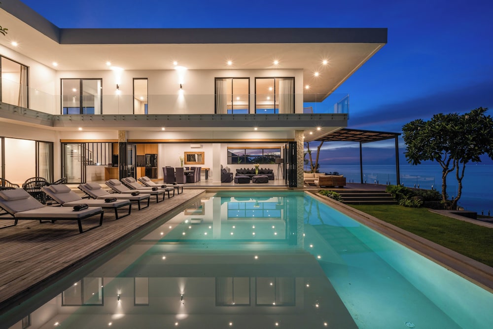 Beach/ocean view