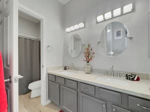 thumbnail: Bathroom