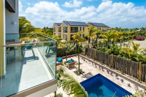 thumbnail: Balcony view