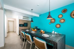 thumbnail: In-room dining
