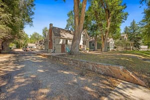 thumbnail: Exterior