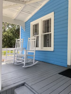 thumbnail: Exterior