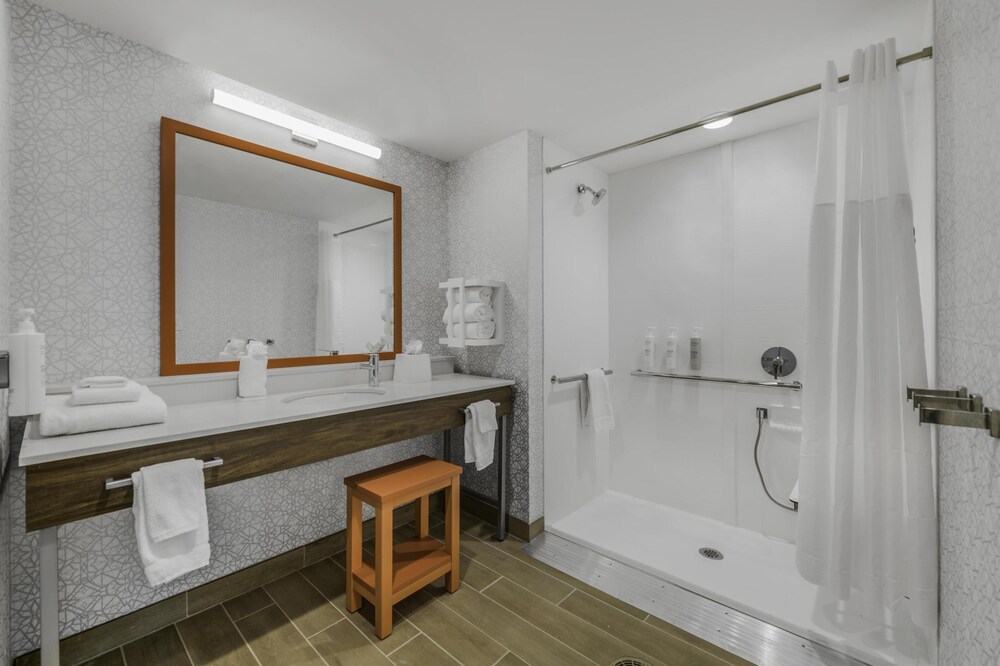 Bathroom shower