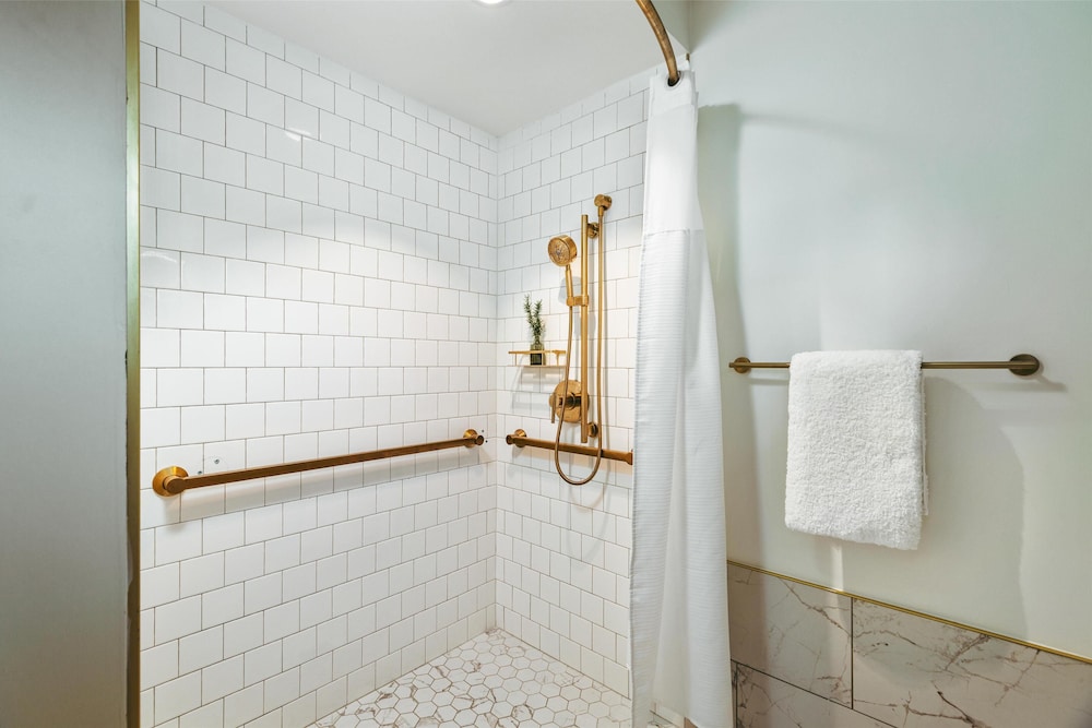 Bathroom shower