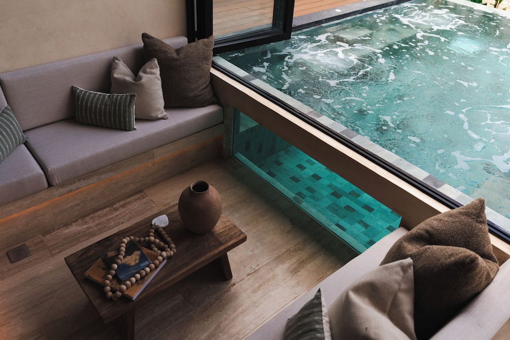 Private pool