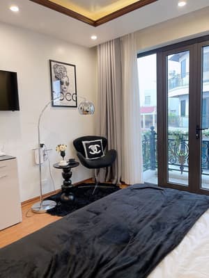 thumbnail: Room