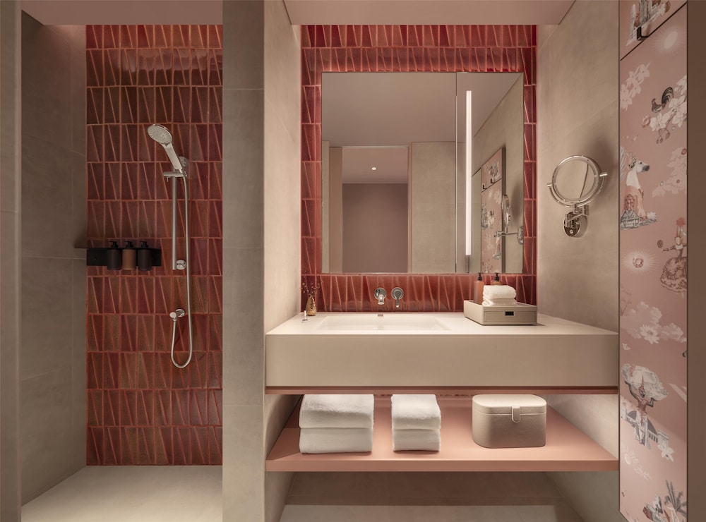 Bathroom shower