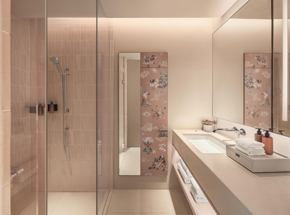 Bathroom shower