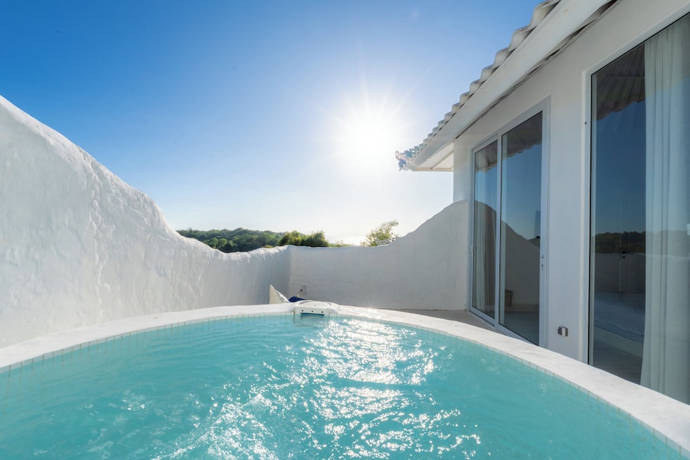 Private pool