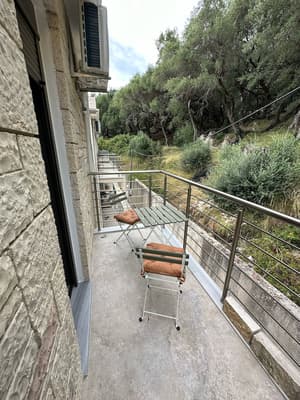 thumbnail: Front of property