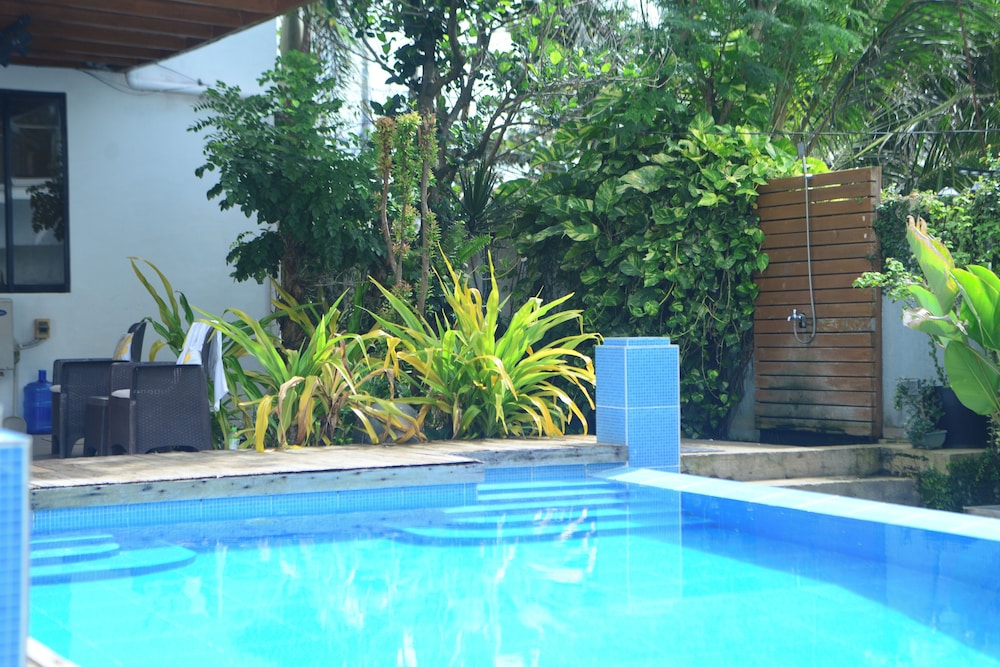 Infinity pool