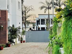 thumbnail: Exterior