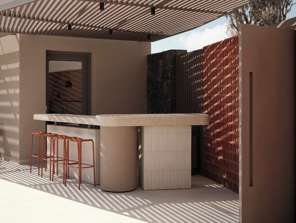 Poolside bar