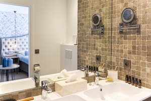 thumbnail: Bathroom