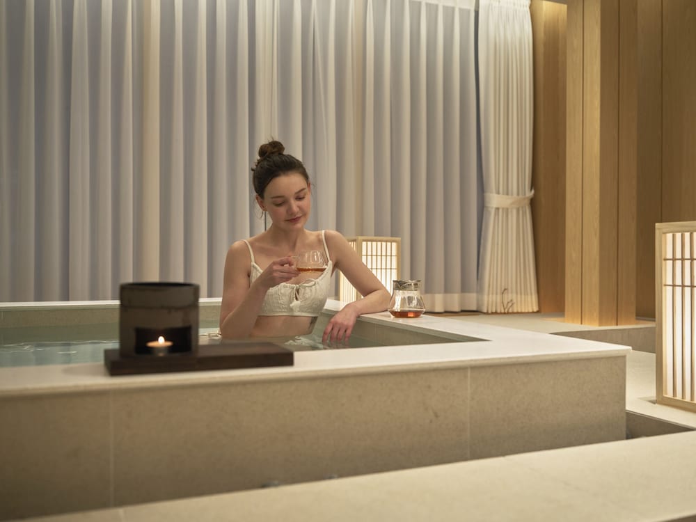 Private spa tub