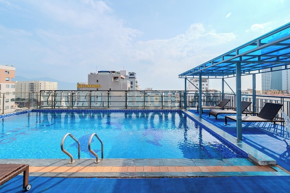 Rooftop pool