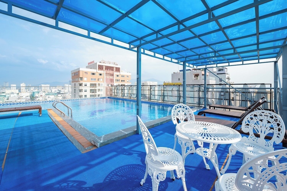 Rooftop pool