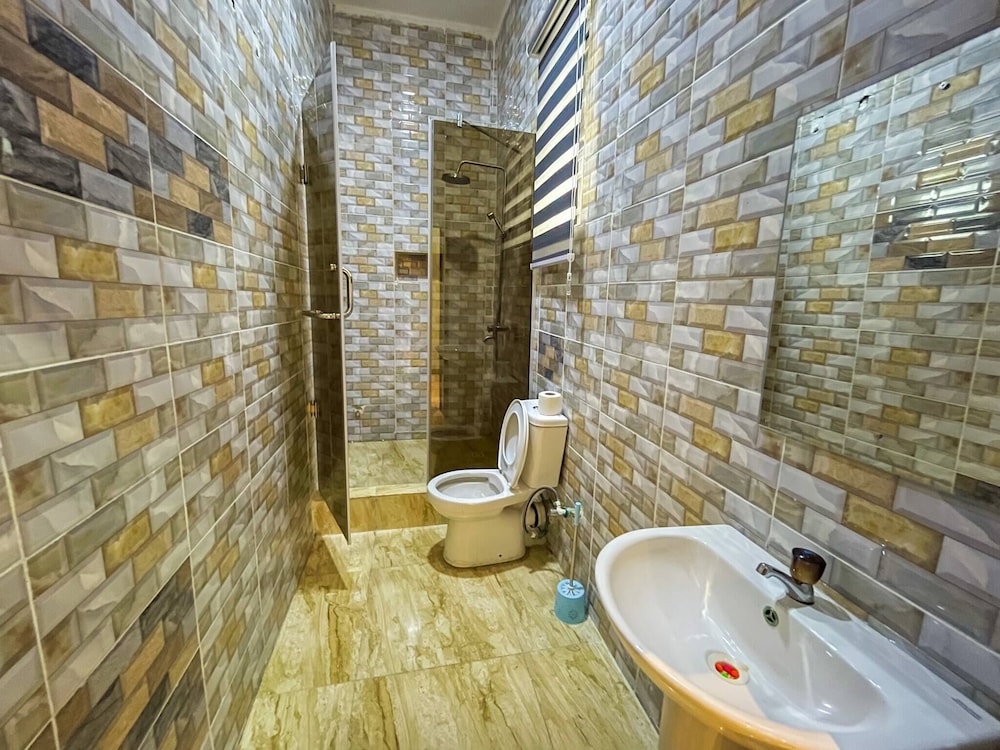 Bathroom amenities