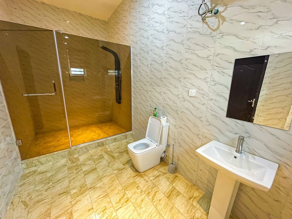 Bathroom amenities
