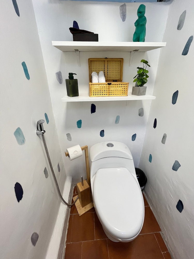 Bathroom amenities
