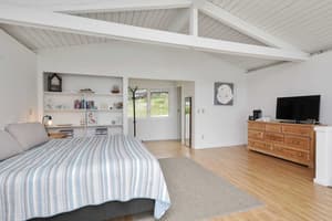 thumbnail: Interior