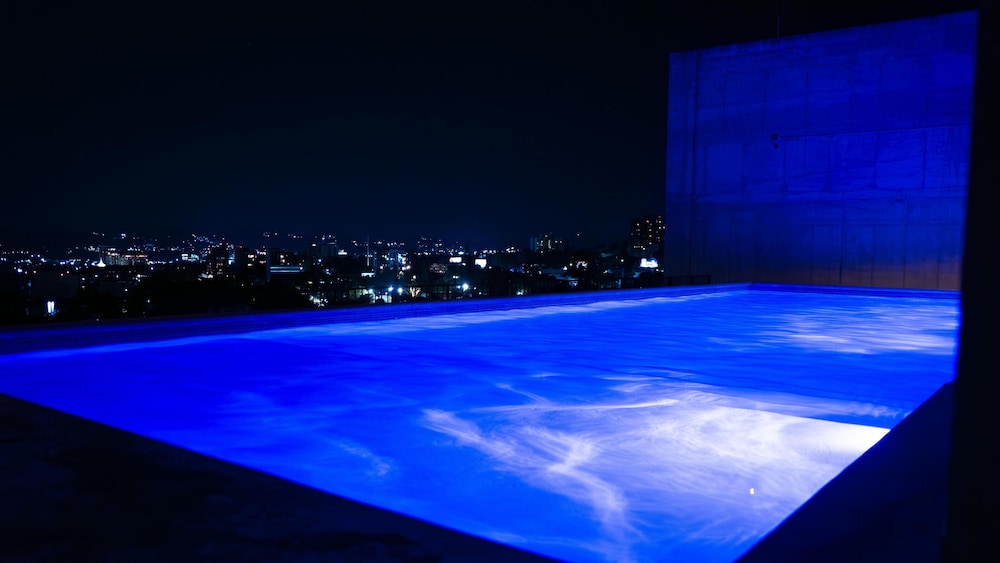 Rooftop pool