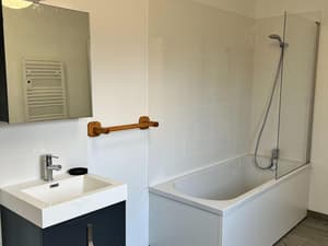 thumbnail: Bathroom