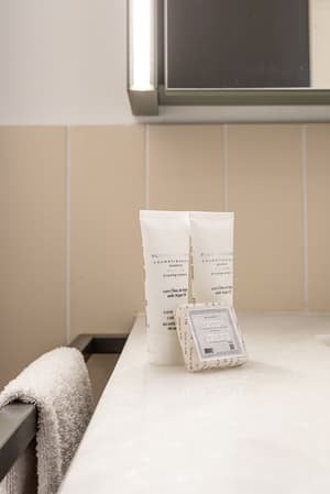 thumbnail: Bathroom amenities