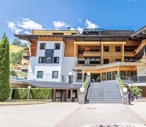 thumbnail: Exterior