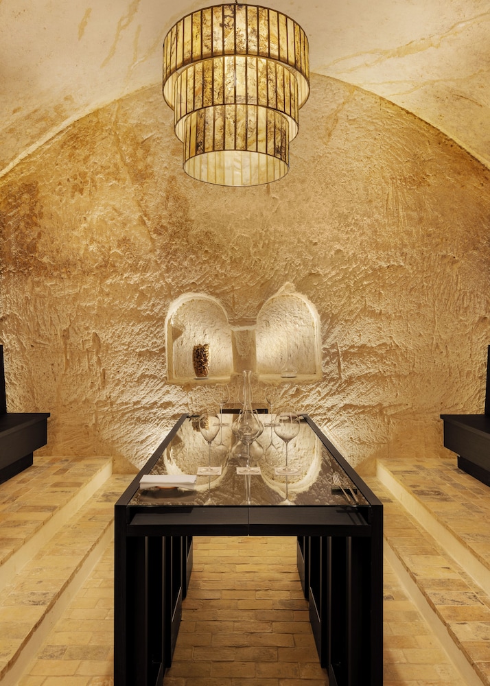 Tasting room