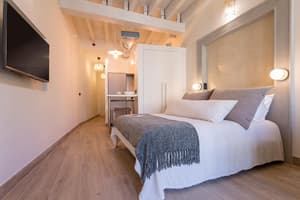 thumbnail: Interior