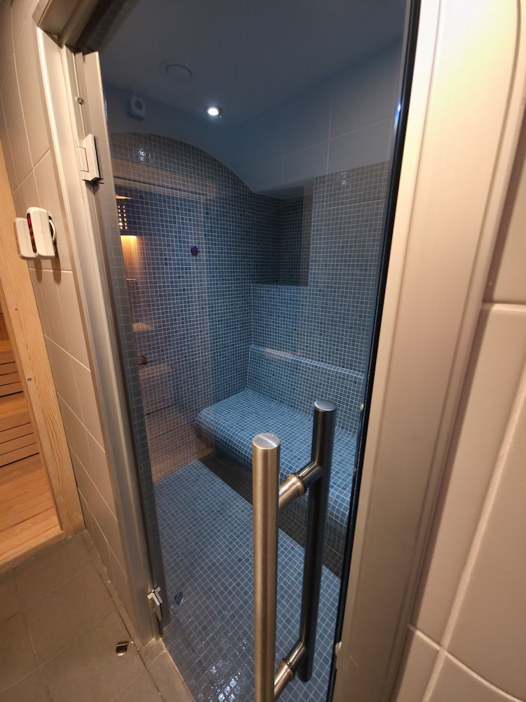 Steam room