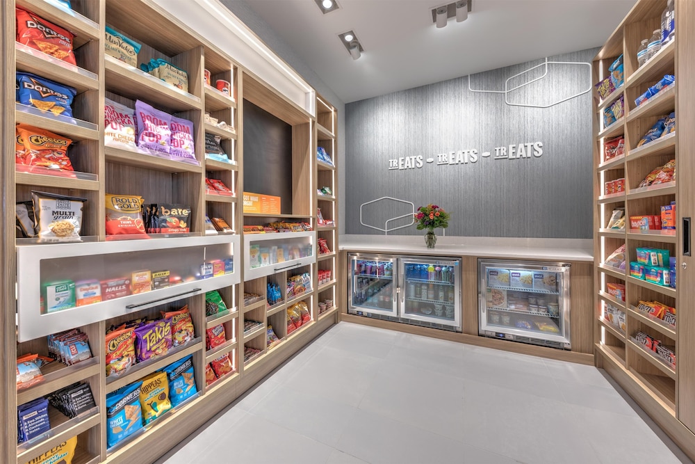Snack bar