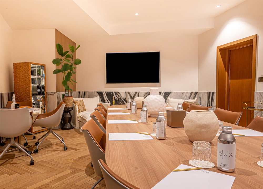 Meeting facility