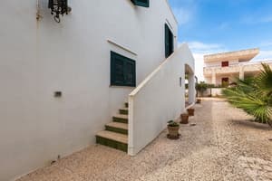 thumbnail: Exterior